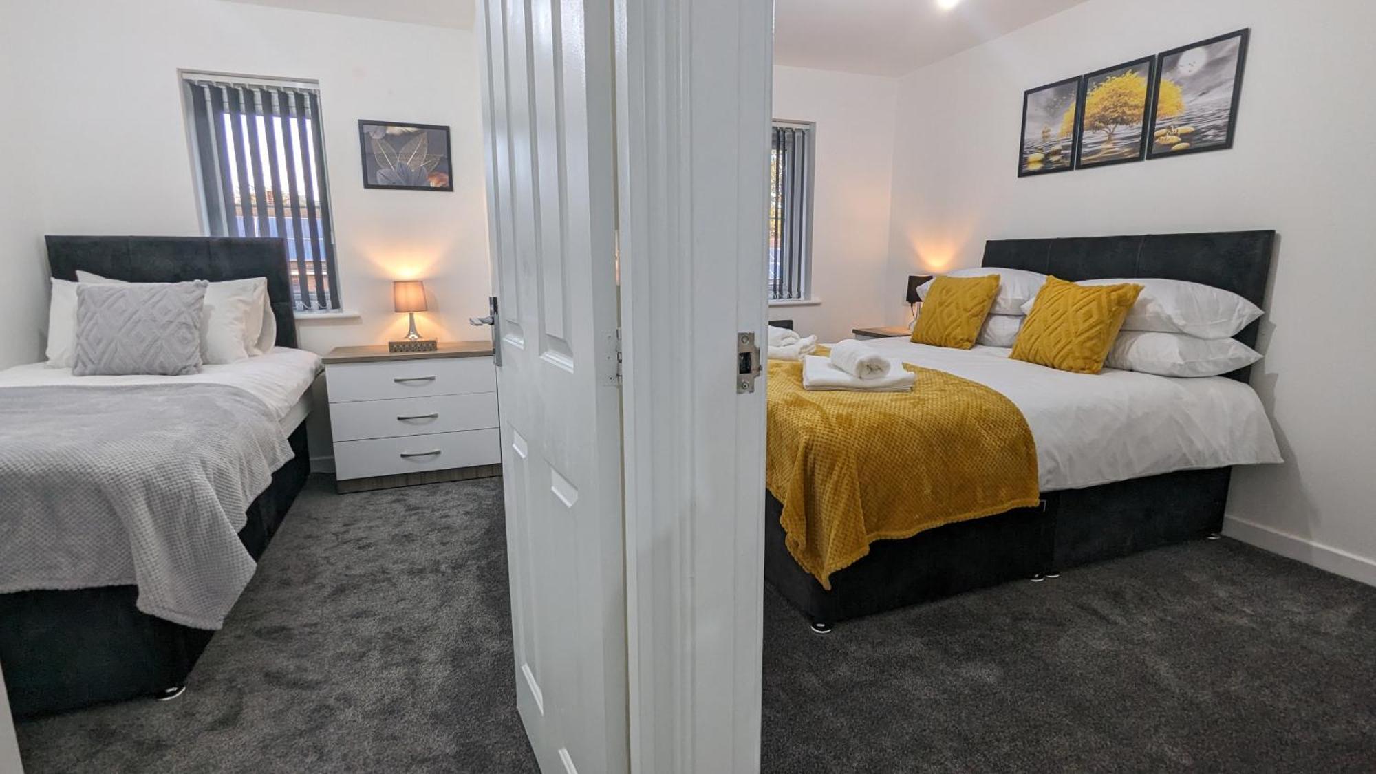 Clariturf - 4 Bedroom Semi - Private Parking Near Turf Moor, Town Centre, Transport And Motorway Links Next To Canal, 3 Parks And Lake - Sky And Netflix Burnley Exterior foto